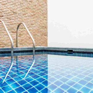 swimming pool cleaning dubai