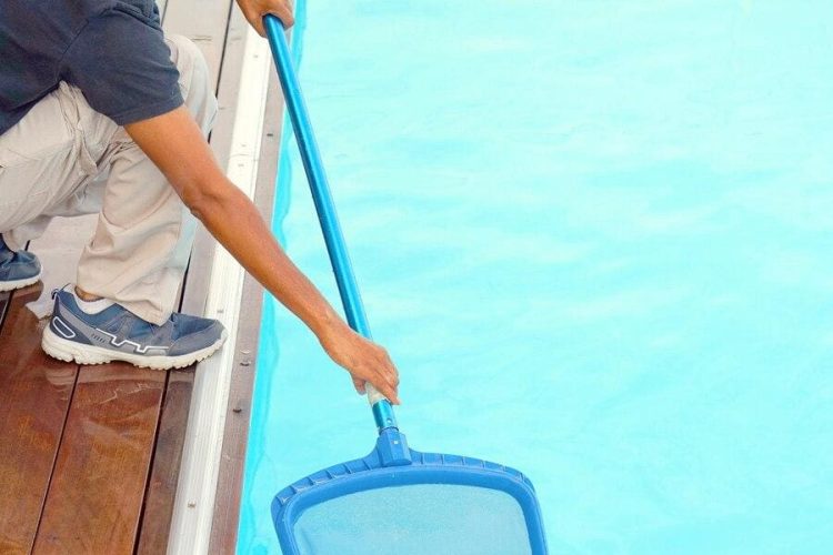 pool clearing tool