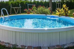 ground-swimming-pool-grass-backyard