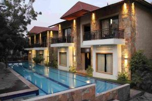 swimming-pool-maintenance-company